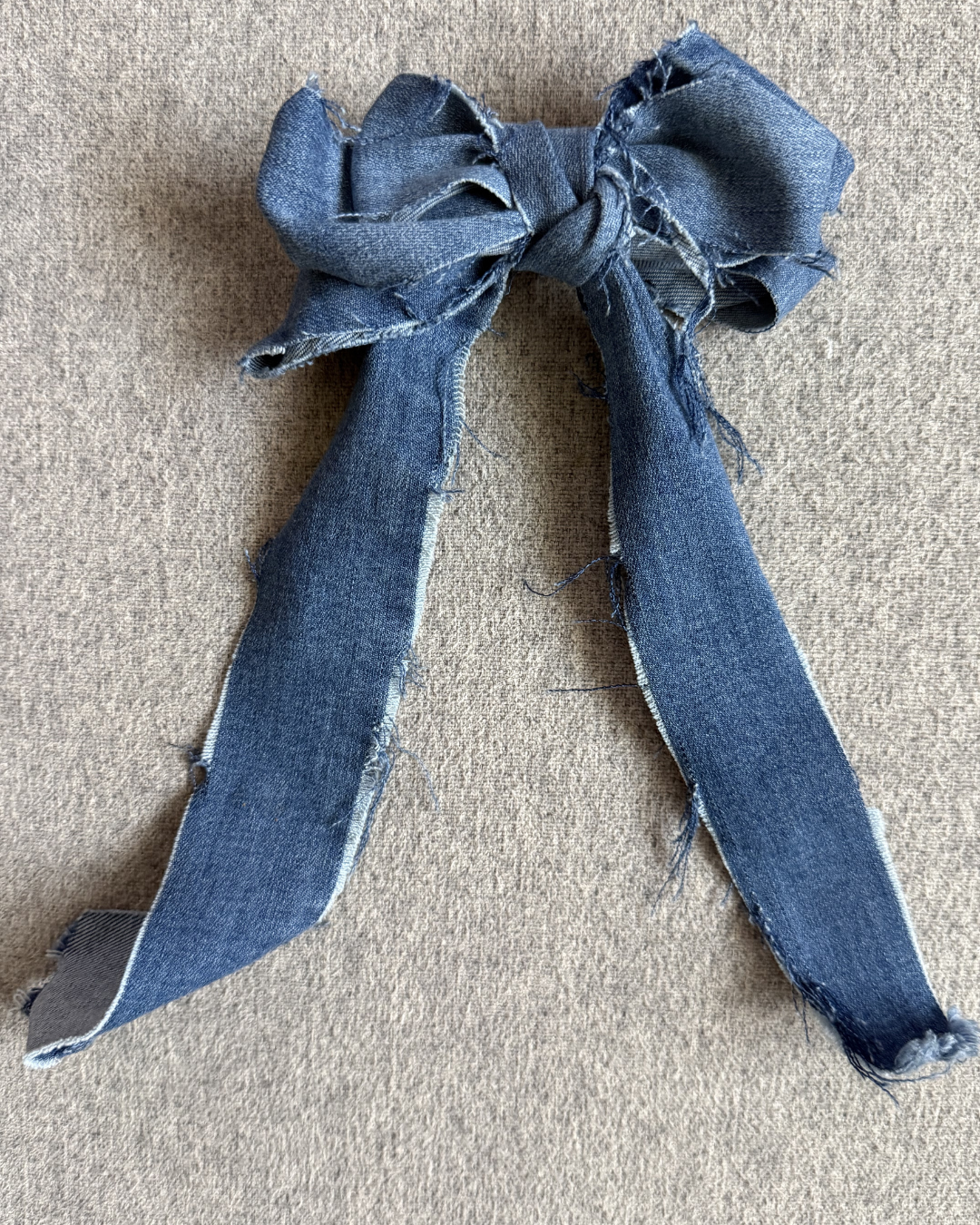 Le Long Bleu Bow